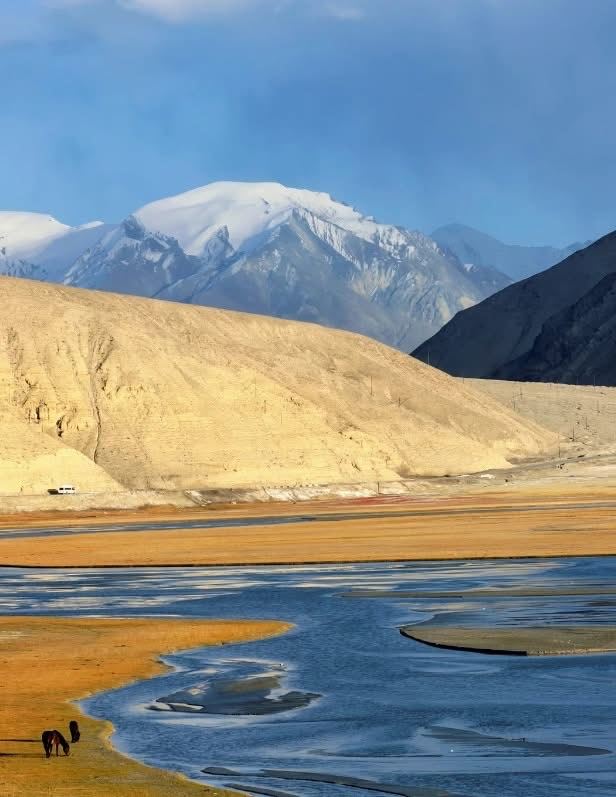 Discovering the Breathtaking Autumn Magic of China's Pamir Plateau