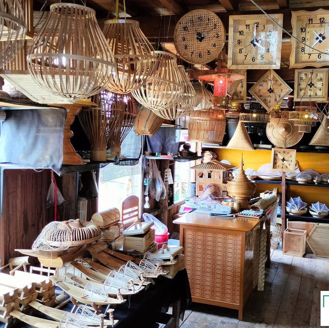 Htein Thapyay Bamboo Handicrafts.