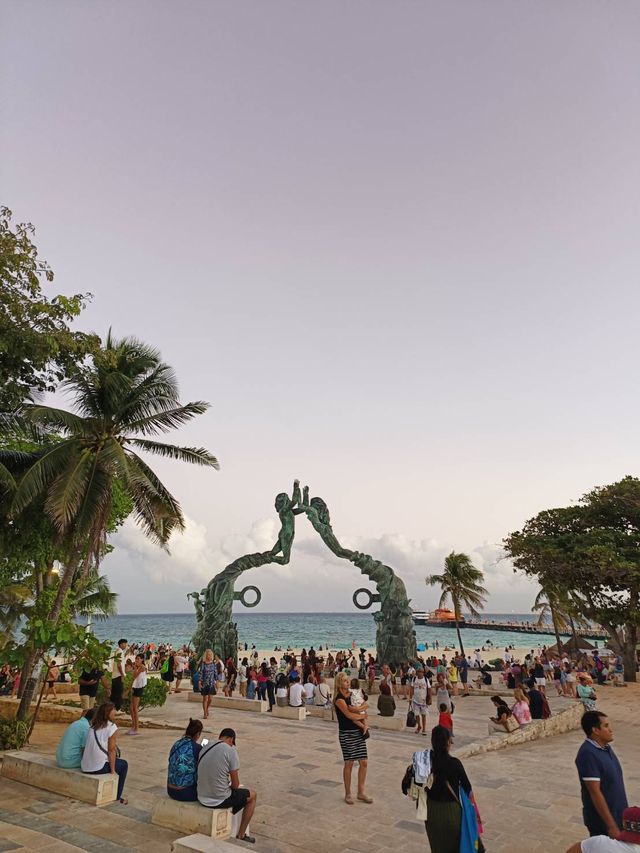 出門就開逛！靜奢全包式酒店與熱鬧不夜城的完美融合：Hilton Playa Del Carmen