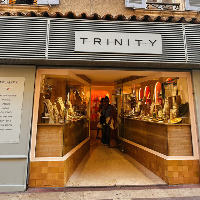 Exquisite pieces of jewellery at this boutique 🥰