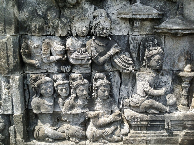 Borobudur: Hidden in the Jungle