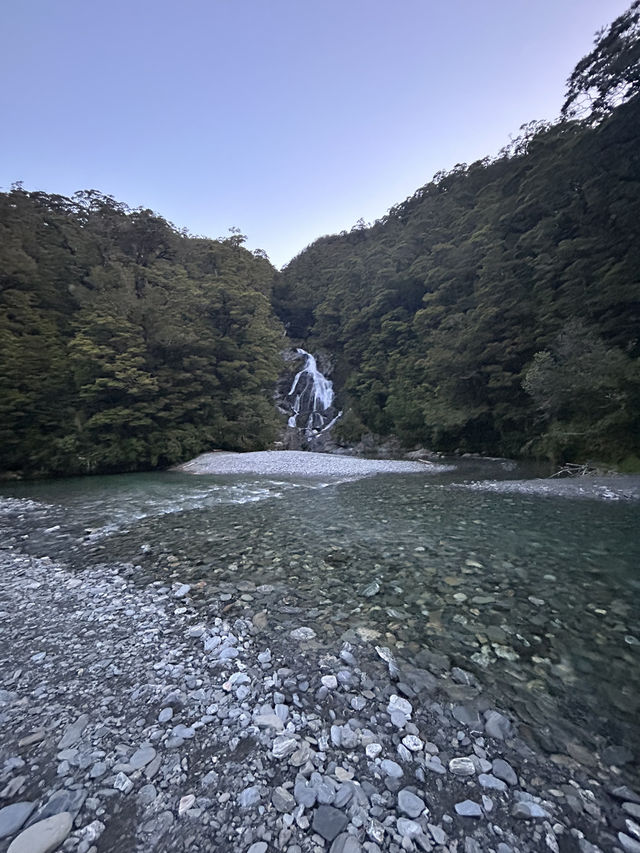 🚗💦 Wanaka to Haast: A Scenic Drive Through Lakes & Waterfalls