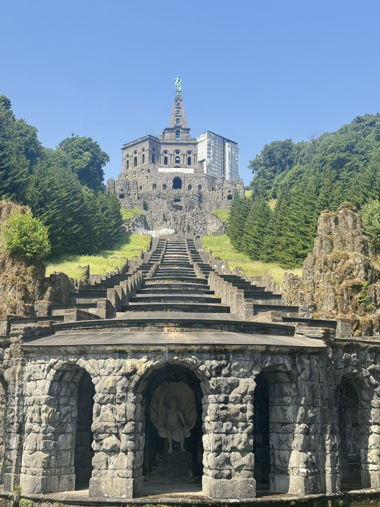 🌿 日帰り旅行レビュー：芸術と自然の街、カッセルを1日で巡る！🎨🍃