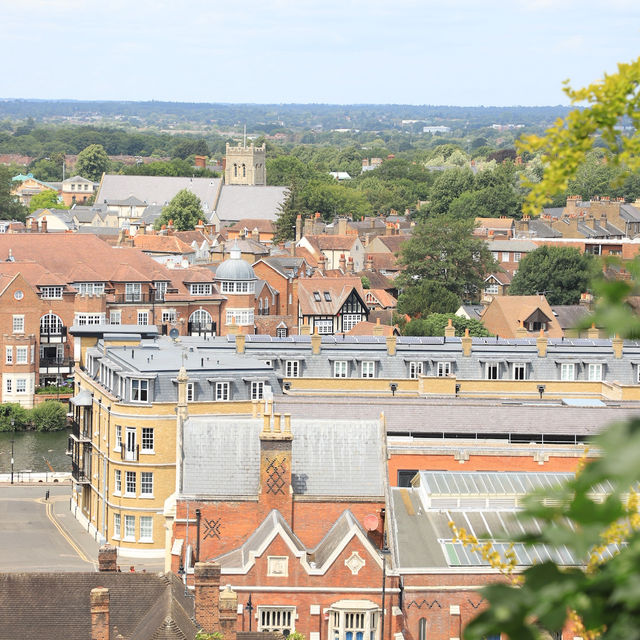 A Majestic Journey Through History – Windsor Castle Delivers!