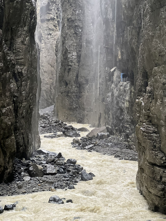 Grand Canyon in Switzerland?! 🫣😱