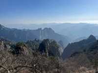 Huangshan วันฟ้าปลอดโปร่ง