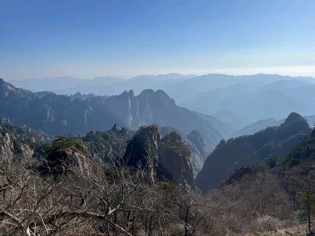 Huangshan วันฟ้าปลอดโปร่ง Huangshan วันฟ้าปลอดโปร่ง