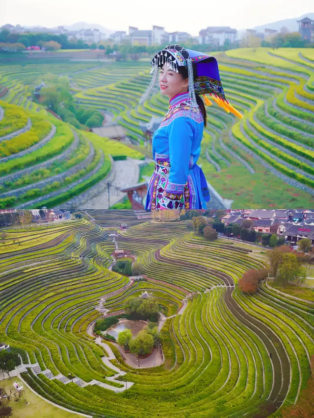 The thumb terraces in the city, the ancient town of Shexiang is stunningly beautiful