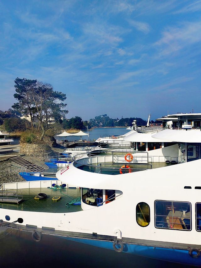 杭州千島湖,舟行碧波上,人在畫中遊 杭州千島湖,舟行碧波上,人在畫中遊