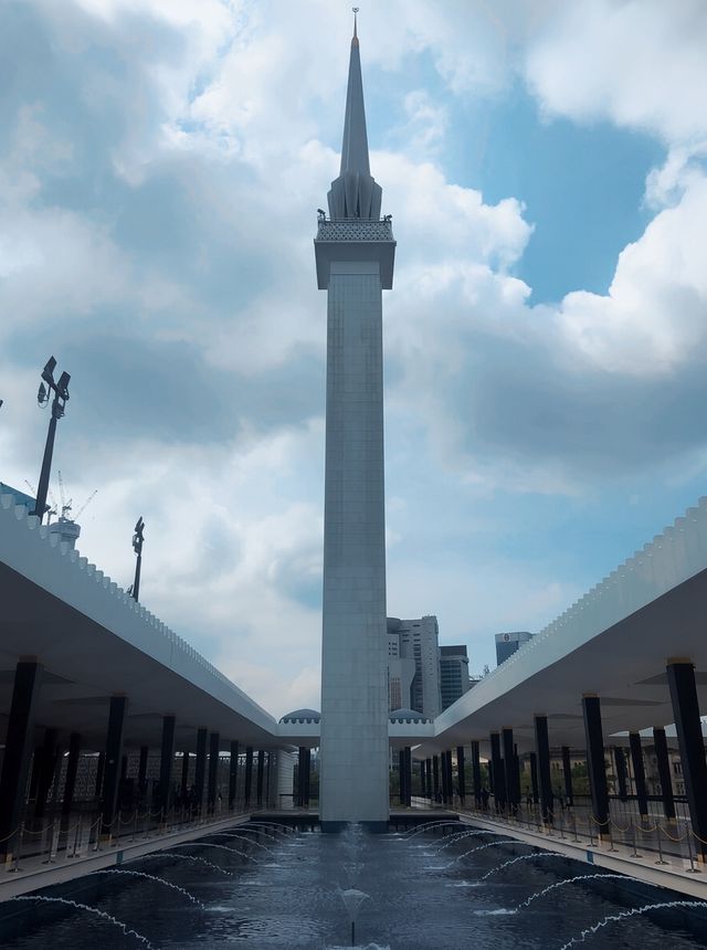 馬來西亞國家清真寺——宗教和藝術的結合，置身其中讓人心情平靜