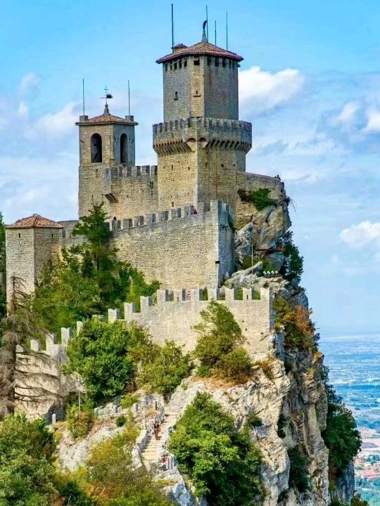 San Marino Window is so Poetic❤️😍