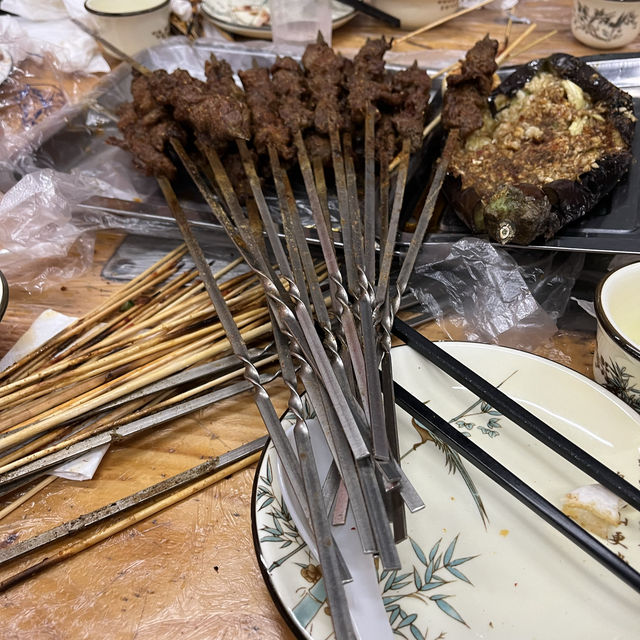 千里奔赴婚宴就为了一口饱满的烤串