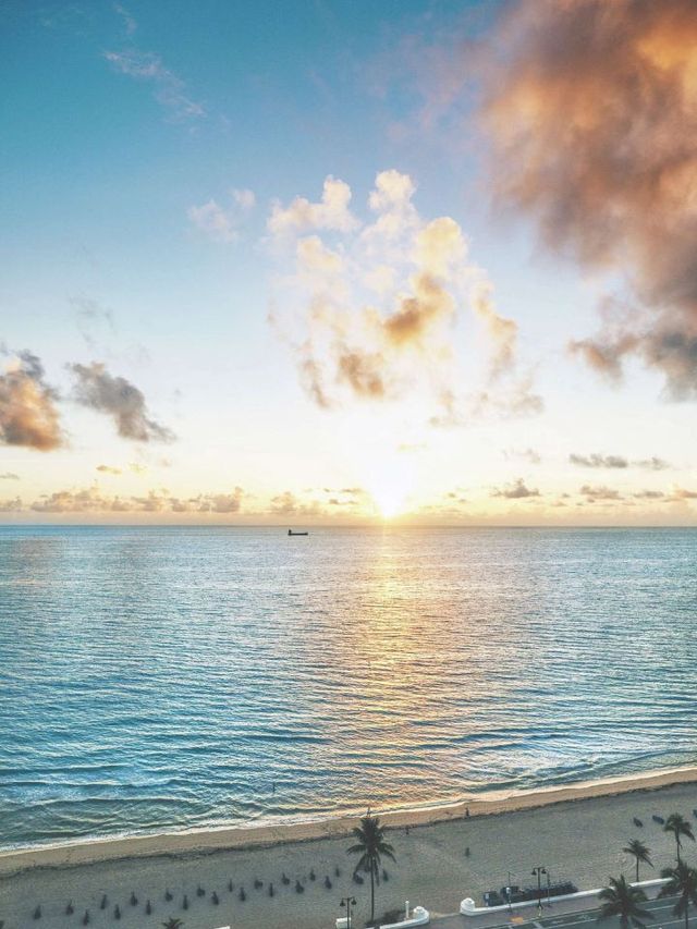 🌴🛏️ Luxe Fort Lauderdale Stays: Conrad Beachside Bliss 🌞