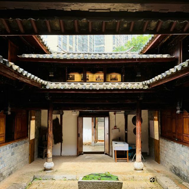昆明|雨中探訪聞一多朱自清舊居～