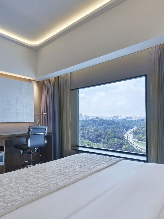 🌟 Kuala Lumpur's Le Méridien: Luxury & Location! 🌟