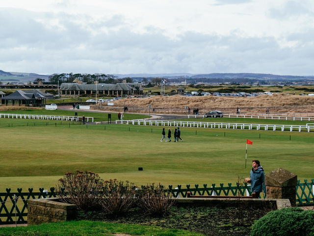 高爾夫的發源地：聖安德魯斯高爾夫球場的傳奇與魅力 ⛳