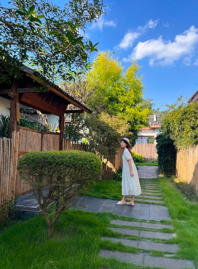 住進風景裡有大草坪有湖泊讓自己慢下來