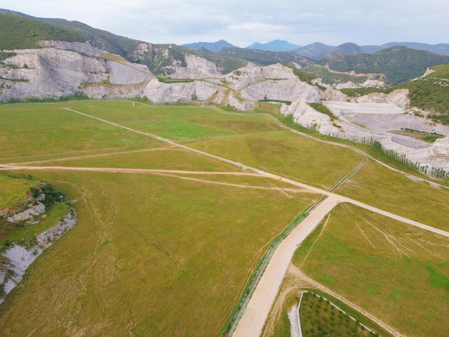 北京1小時直達荒野與草原 絕美露營地。