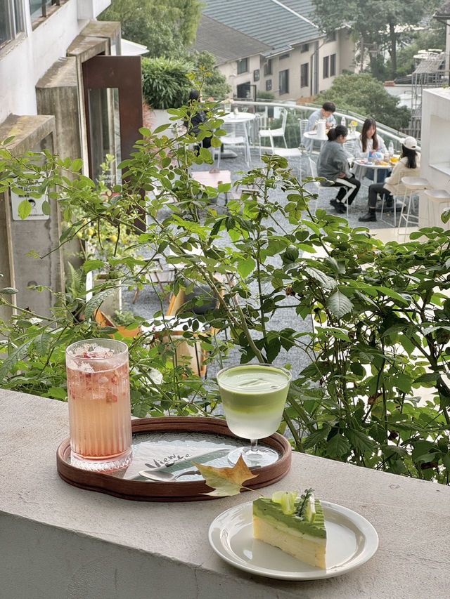 來杭州！一定要住山景民宿喝個下午茶……。