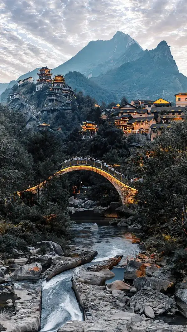 If you're yearning to escape the hustle and bustle of the city, Wuxiangu is your ideal choice.
