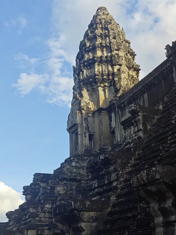 Explore Angkor Wat's Grand and Small Circuits in One Day