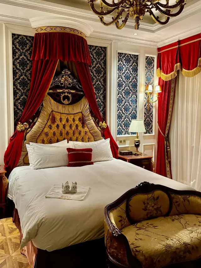 2-Day Snow Town Tour with Hot Springs