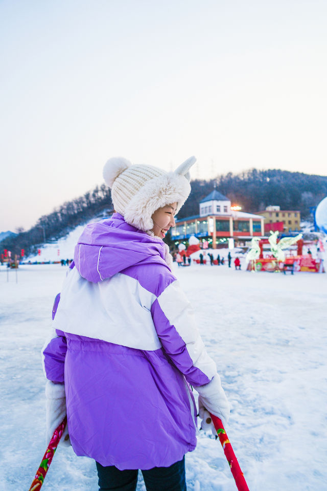 本溪東風湖冰雪大世界，冬日童話照進現實。
