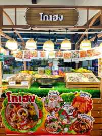 Explore the Must-Try Eats at Icon Siam's Floating Market!