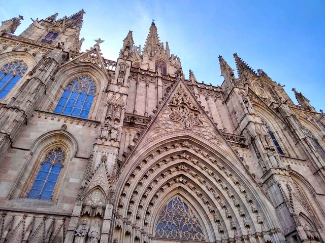 Morning Stroll Through Historic Barcelona 🌅🏰