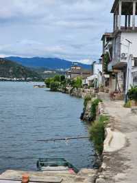 5 minutes by boat to immerse yourself in another world