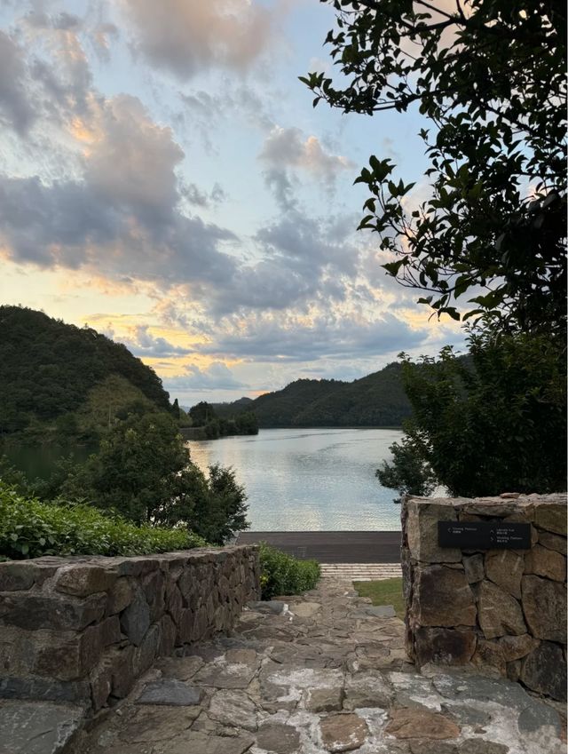 週末同朋友出發去千島湖避暑！