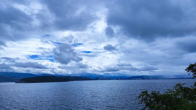 大理古城慢活攻略 一天逛唔夠嘅文青勝地！由清晨到日落都超有feel～ 玩法路線： 早上