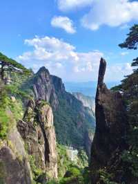 江西上饒三清山雲海撫過巨蟒的脊背