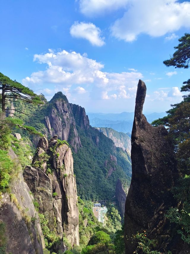 江西上饒三清山雲海撫過巨蟒的脊背