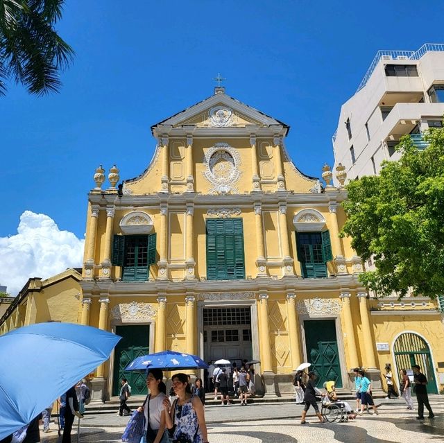 🌟 Discover the Heart of Macau: Senado Square Magic! 🇲🇴✨