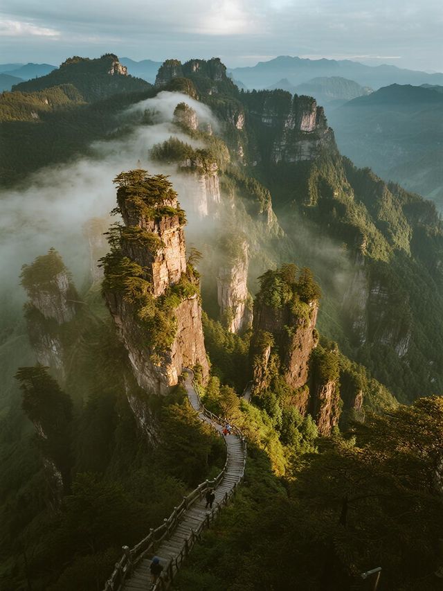 聖堂山的秋天，是離天最近的五彩畫卷