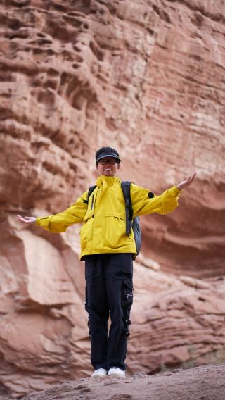 In Aksu, Xinjiang, there is a "King of Canyons"—the Tianshan Tomur Grand Canyon, locally known as the "Kuduluk Grand Canyon," which means "thrilling, mysterious" in Uyghur.