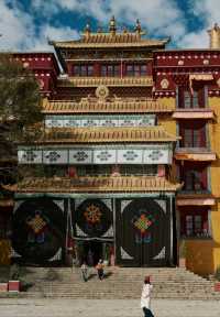 理塘千戶藏寨：在天空之城尋找丁真的世界