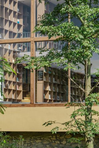 皂幕山の麓にあるこの小さな宿を愛さずにはいられません。