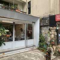 青田街平價咖啡廳，提拉米蘇激推 - Ecole cafe