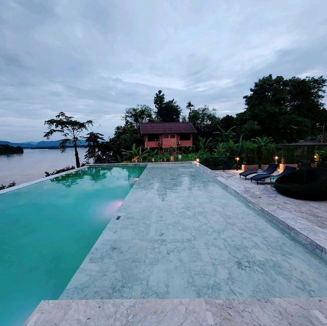 โรงแรมสระว่ายน้ำสวยที่สุดในเชียงของ