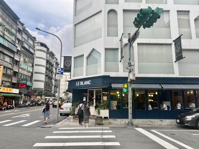 Le Blanc Taipei，台北必吃樂邦牛排🥩，薯條吃到飽，龍蝦超新鮮