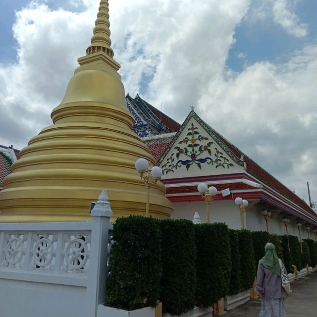 เอเชียทีคชิคช่วงรอร้านเปิด