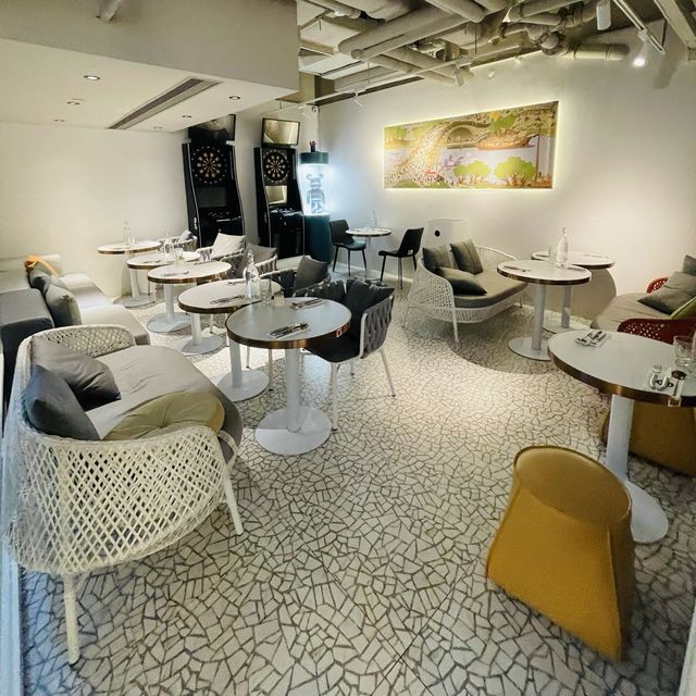 🐻Awesome Bar & Cafe🐷