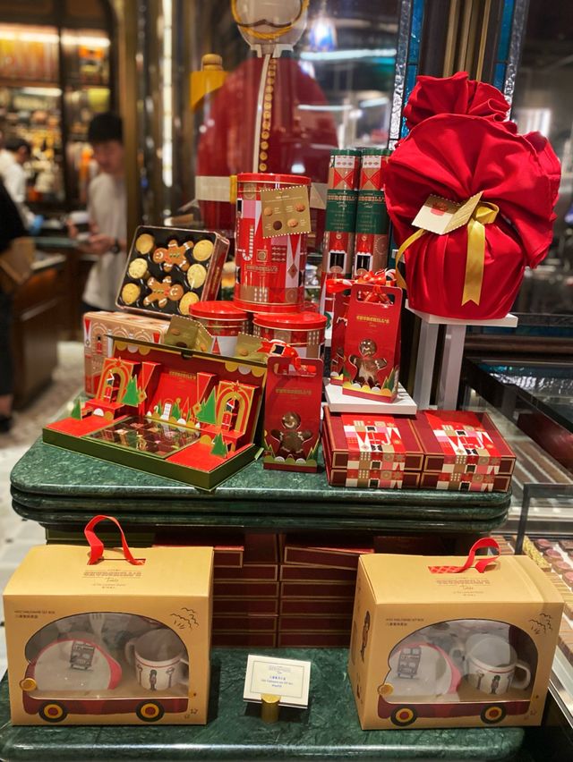 Churchill’s Boutique at the Londoner 🌰🥜🫘