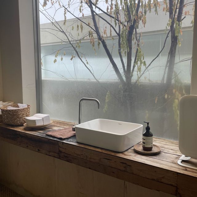 분위기 끝장,,,계절마다 보고싶은 산에있는 카페 사네