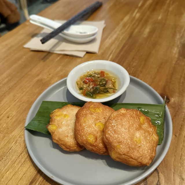  [[ 西貢印尼餐館 超有FEEL❣️勁大投影幕 ]]
