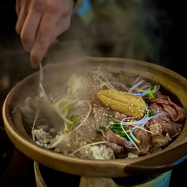📍香港旺角｜小津居酒屋 · 新派Fusion居酒屋🏮主打超正海膽和牛煲仔飯！