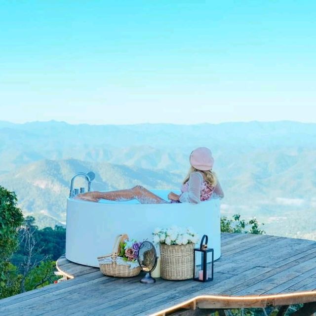 ลากแฟนไปตื่นมาดูหมอกนอน​Glamping​ สุดลักซ์ชูวที่เชียงใหม่