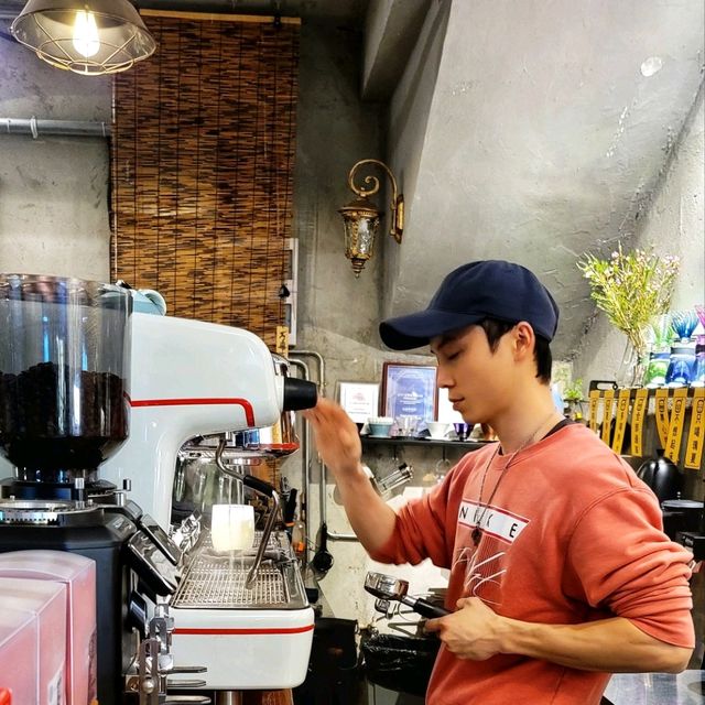 Coffee Delight: B+ Cafe and Bar ☕ ✨